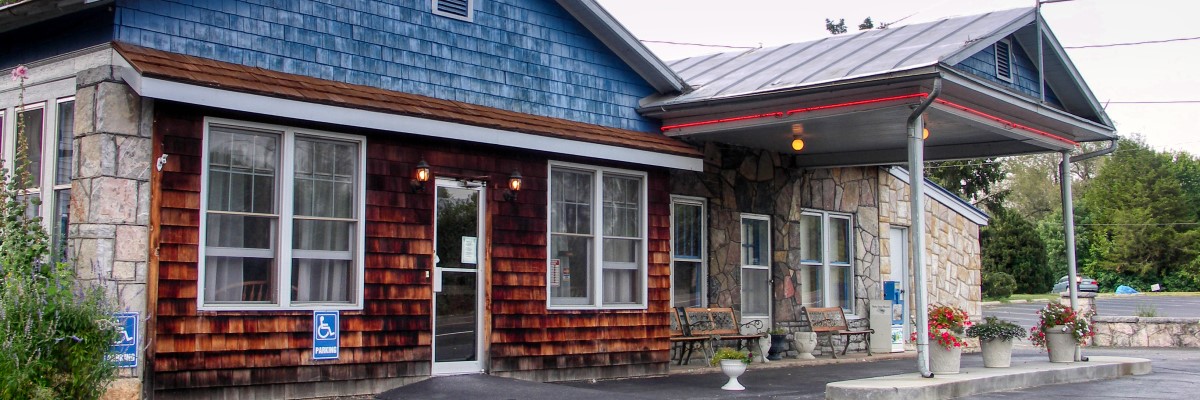 Blue Stone Inn Restaurant – a family-owned steak and seafood favorite